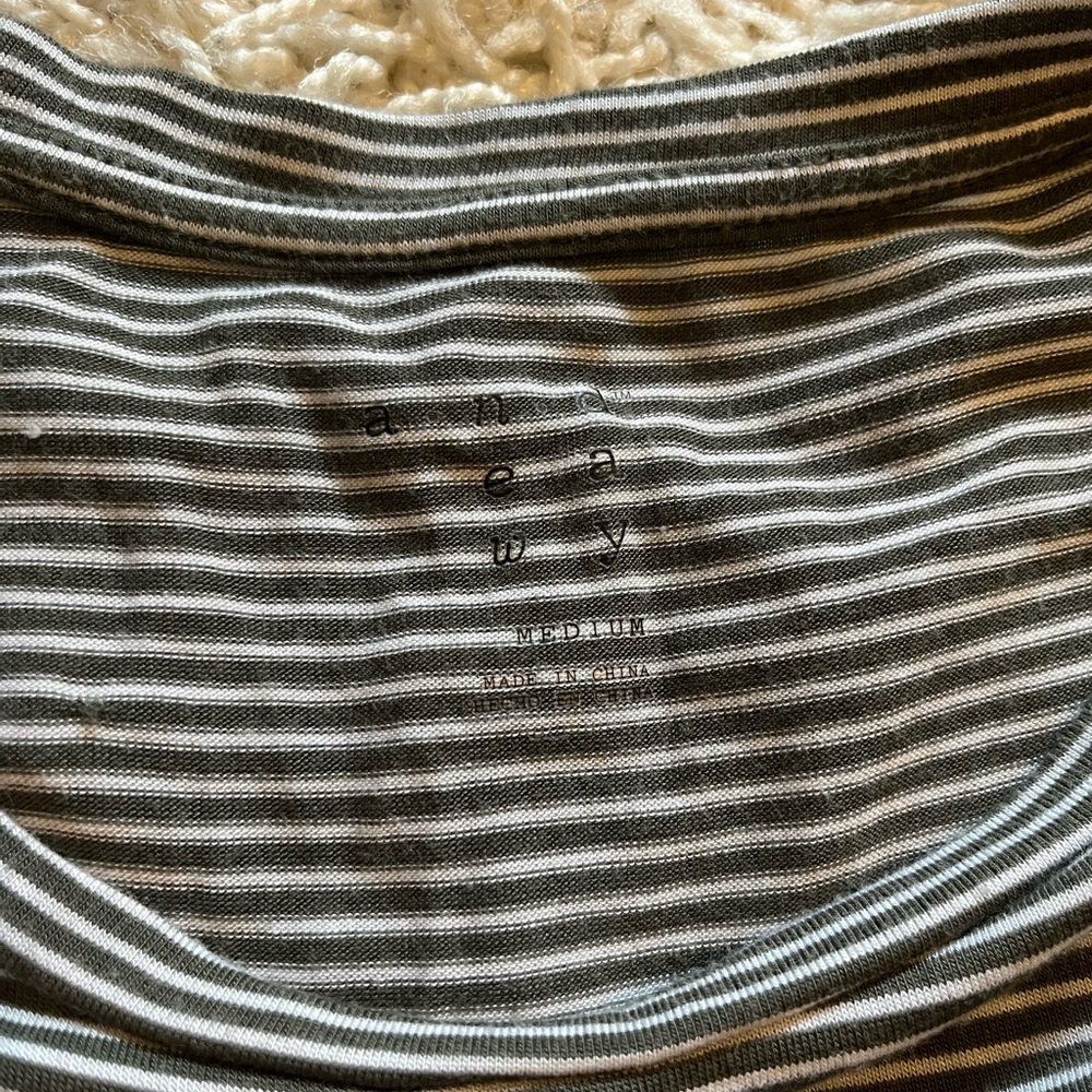 A NEW DAY/LOVEAPPELLA tops - Picture 9 of 9